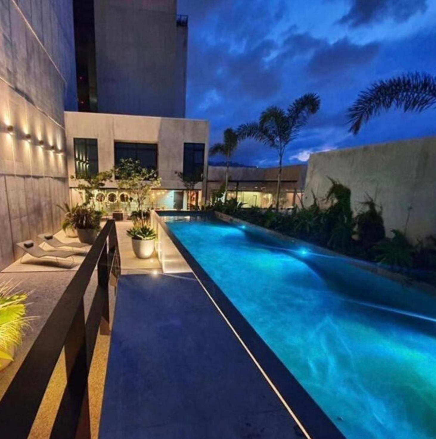 Cozy Apartment With Terrace, Sj Cosmopolitan Tower #402 San José Buitenkant foto